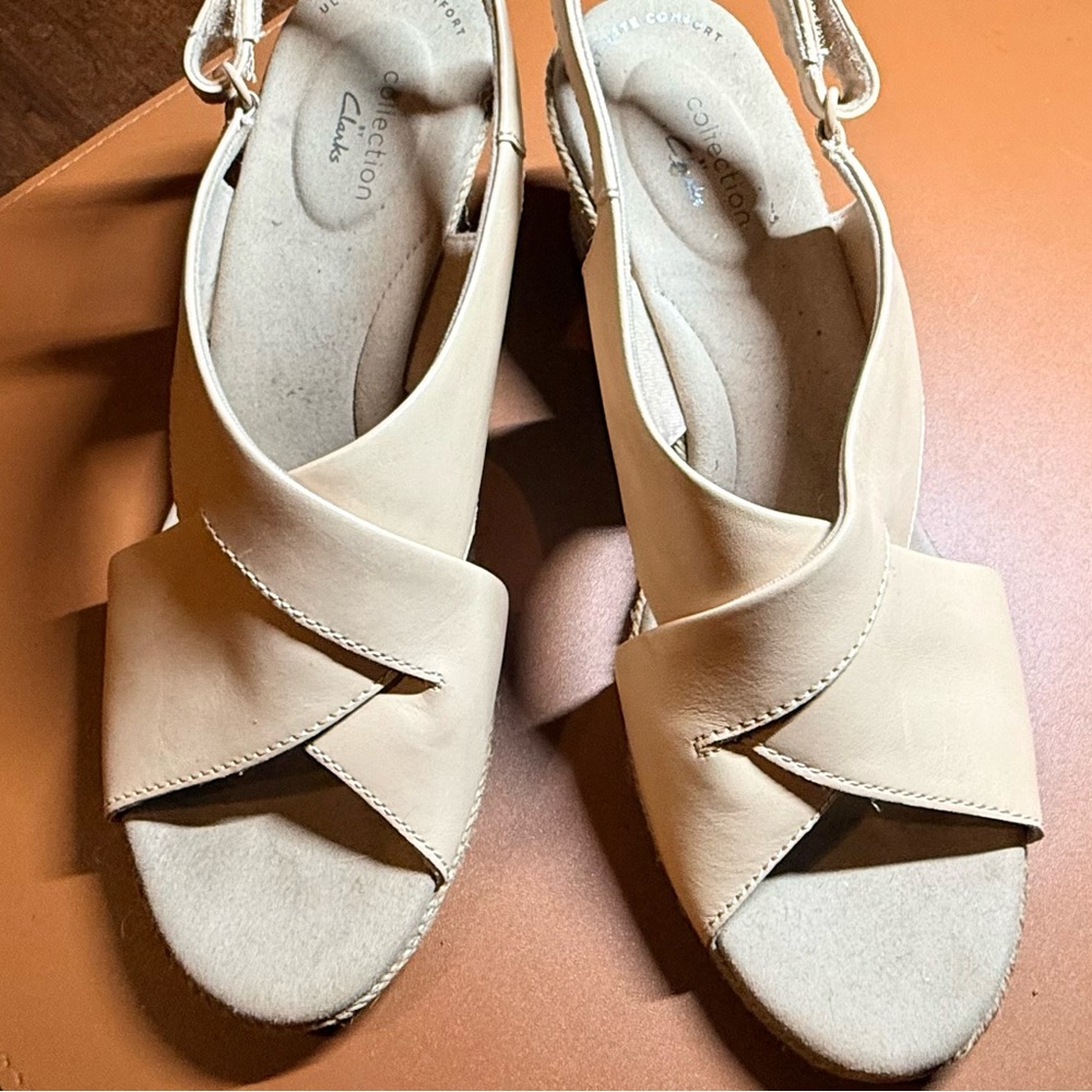 Clarks Women's Tan Sandals